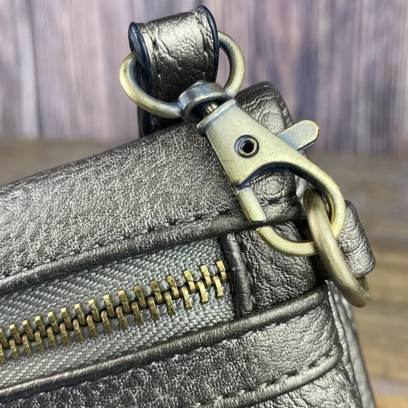 Joy Susan Metallic / Pewter Crossbody Bag - Picture 9 of 16